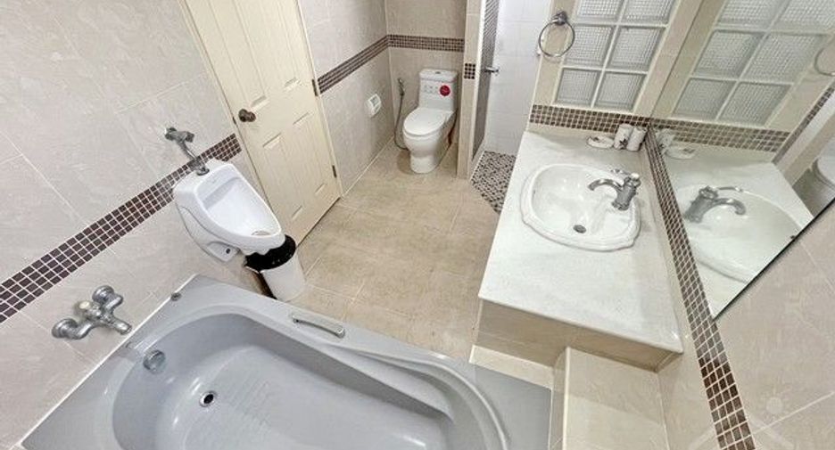 For sale 3 bedrooms house in Si Racha, Chonburi