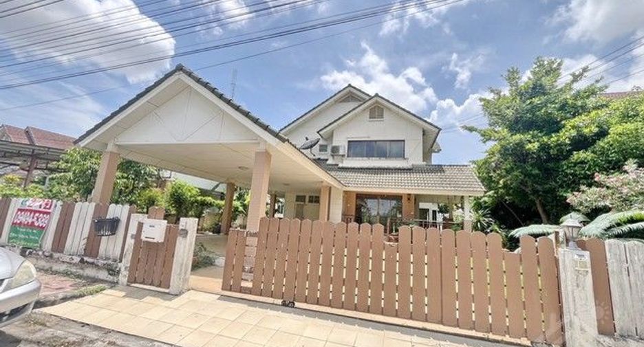 For sale 3 bedrooms house in Si Racha, Chonburi