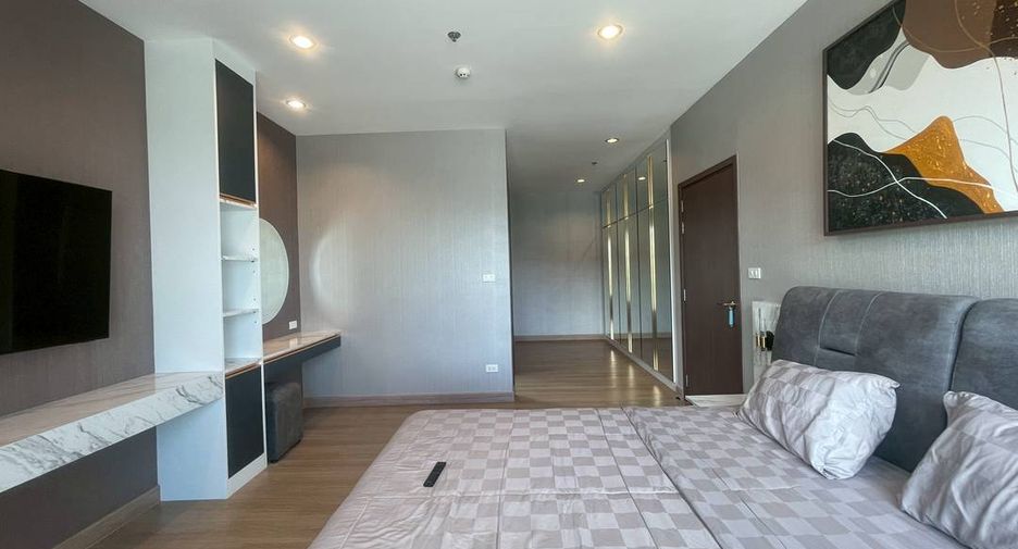 For rent 3 bedrooms condo in Mueang Chiang Mai, Chiang Mai