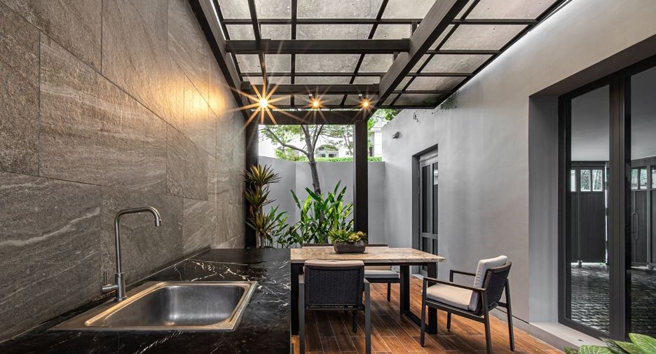 Haus zum Kauf mit 3 Zimmer in Phaya Thai, Bangkok