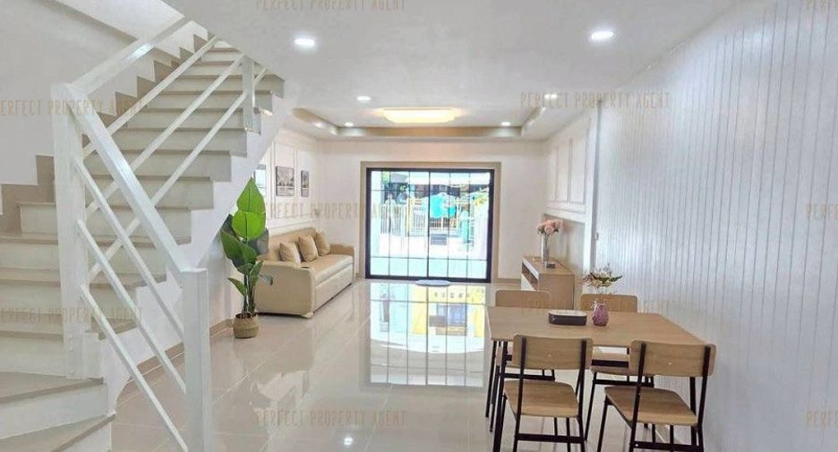 For sale 3 bedrooms townhouse in Sai Noi, Nonthaburi