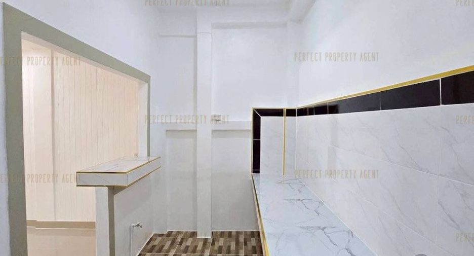 For sale 3 bedrooms townhouse in Sai Noi, Nonthaburi