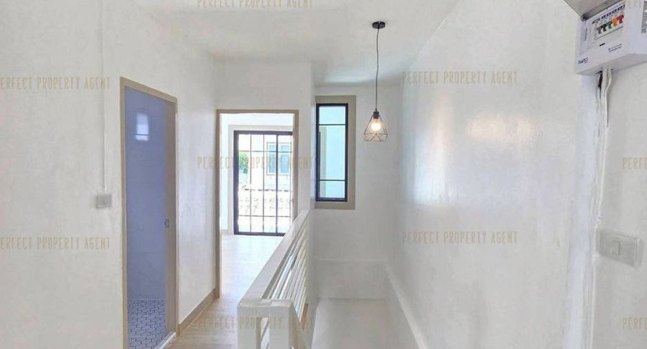For sale 3 bedrooms townhouse in Sai Noi, Nonthaburi