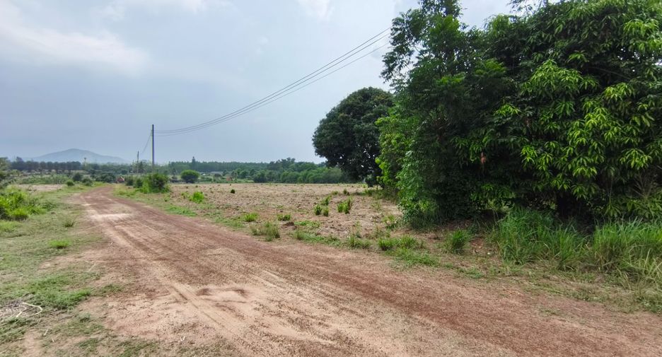 出售 土地 在 Bo Thong, Chon Buri