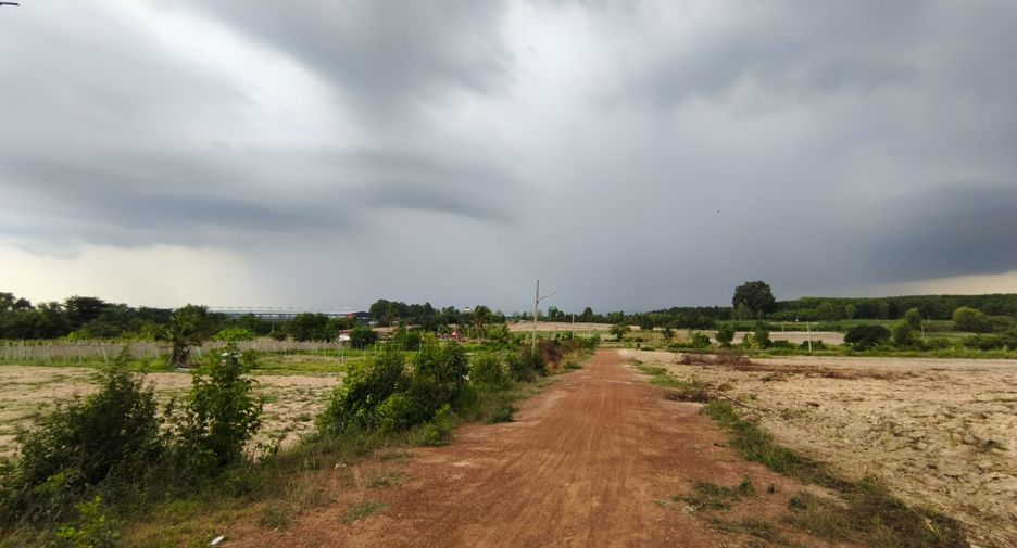 出售 土地 在 Bo Thong, Chon Buri