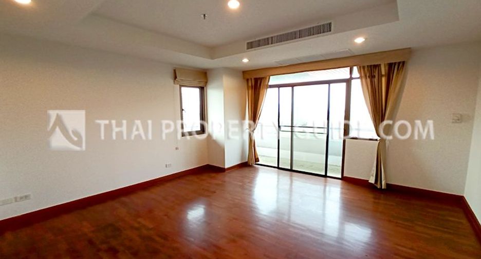 For rent 4 bedrooms condo in Pak Kret, Nonthaburi