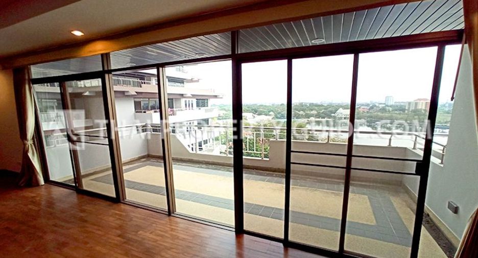 For rent 4 bedrooms condo in Pak Kret, Nonthaburi