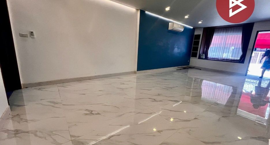 Casa adosada en venta de 2 habitaciones en Phra Samut Chedi, Samut Prakan
