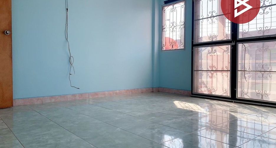 Casa adosada en venta de 2 habitaciones en Mueang Samut Prakan, Samut Prakan