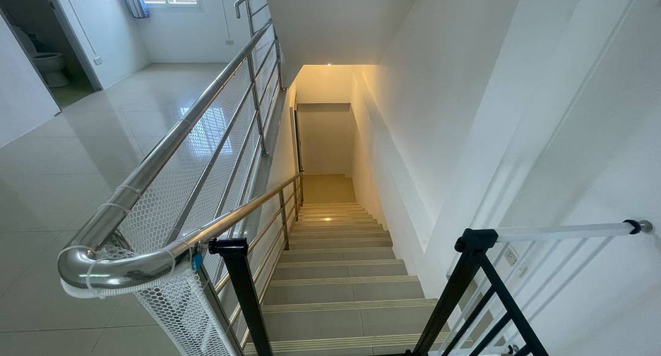 For sale 2 bedrooms townhouse in Mueang Chiang Mai, Chiang Mai