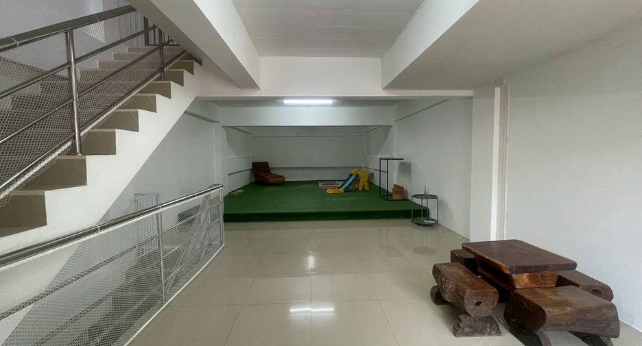 For sale 2 bedrooms townhouse in Mueang Chiang Mai, Chiang Mai