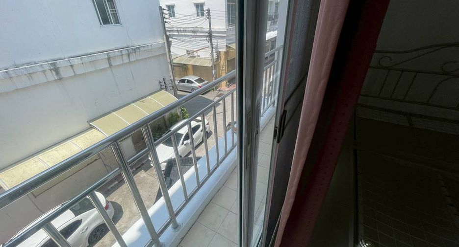 For sale 2 bedrooms townhouse in Mueang Chiang Mai, Chiang Mai