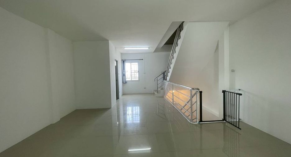 For sale 2 bedrooms townhouse in Mueang Chiang Mai, Chiang Mai