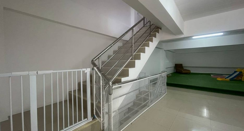 For sale 2 bedrooms townhouse in Mueang Chiang Mai, Chiang Mai