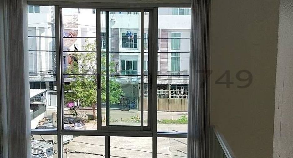 Gewerbefläche zur Miete mit 2 Zimmer in Lat Phrao, Bangkok