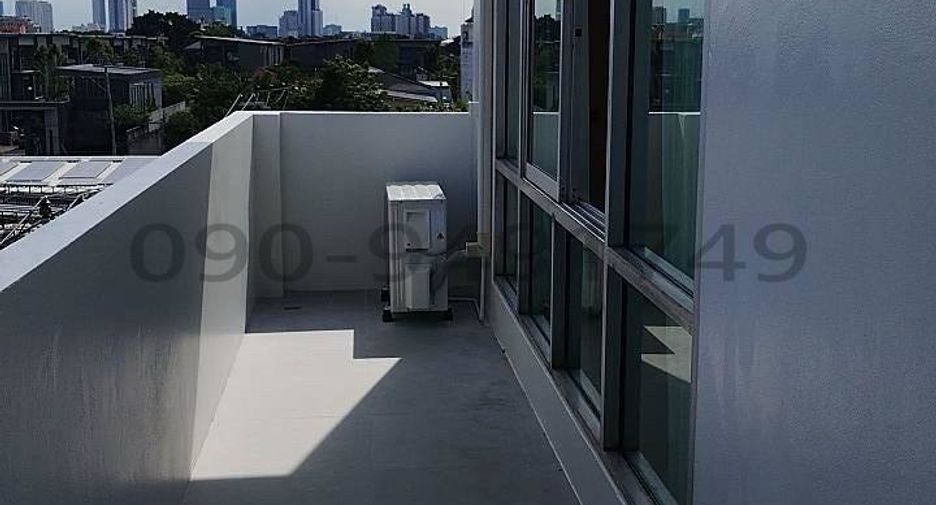 Gewerbefläche zur Miete mit 2 Zimmer in Lat Phrao, Bangkok