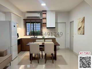 Casa adosada en alquiler de 3 habitaciones en Bang Phli, Samut Prakan