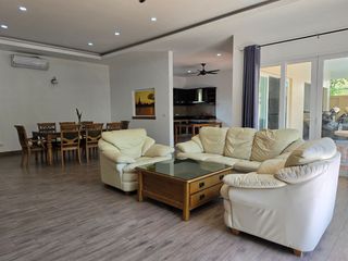 Villa zur Miete und zum Kauf mit 3 Zimmer in Bang Lamung, Chonburi