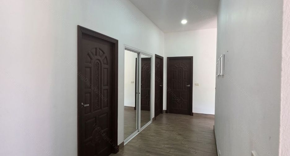 For rent and for sale 3 bedrooms villa in Huay Yai, Pattaya