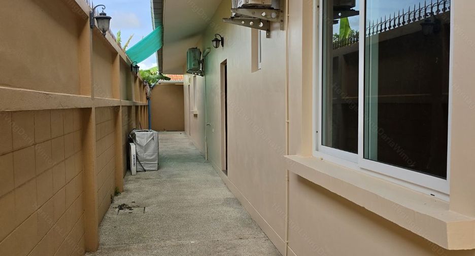 For rent and for sale 3 bedrooms villa in Huay Yai, Pattaya