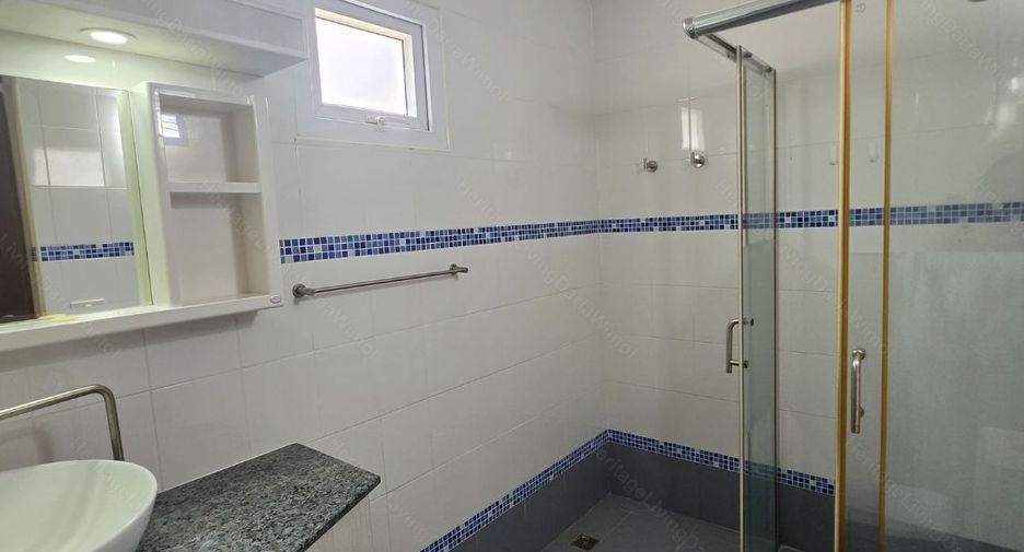 For rent and for sale 3 bedrooms villa in Huay Yai, Pattaya