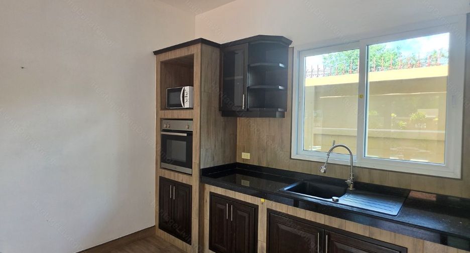 For rent and for sale 3 bedrooms villa in Huay Yai, Pattaya
