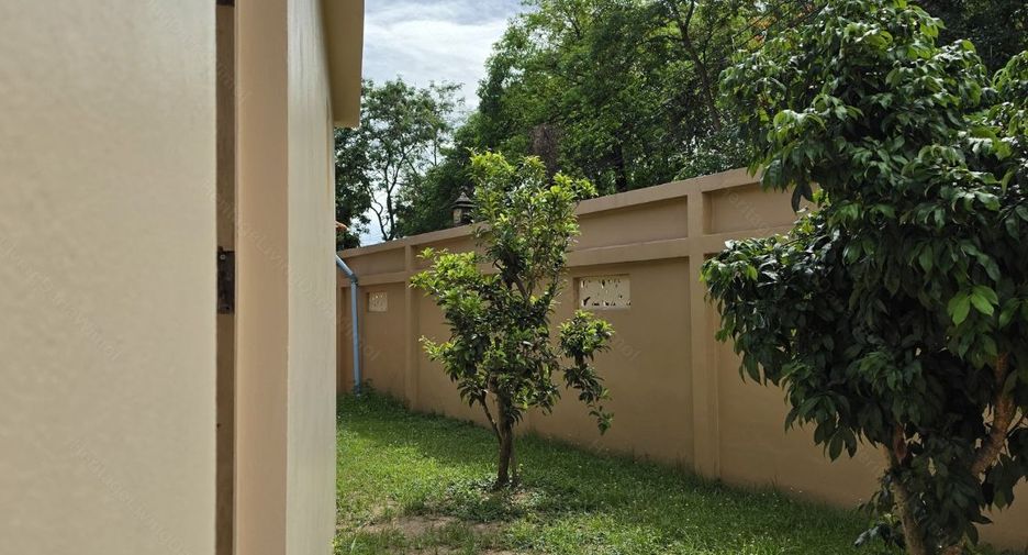 For rent and for sale 3 bedrooms villa in Huay Yai, Pattaya
