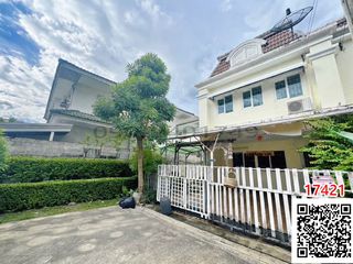Casa adosada en alquiler de 3 habitaciones en Bueng Kum, Bangkok