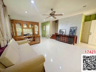 Casa adosada en alquiler de 3 habitaciones en Bueng Kum, Bangkok