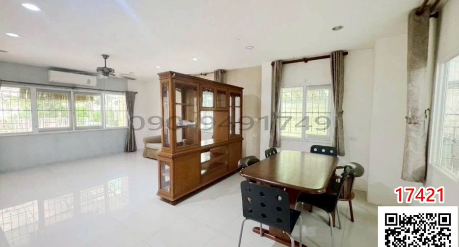 For rent 3 bedrooms townhouse in Bueng Kum, Bangkok