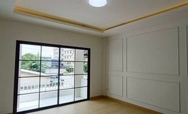 Reihenhaus zum Kauf mit 2 Zimmer in Mueang Nonthaburi, Nonthaburi
