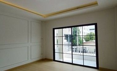 Reihenhaus zum Kauf mit 2 Zimmer in Mueang Nonthaburi, Nonthaburi