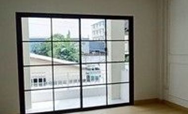 Reihenhaus zum Kauf mit 2 Zimmer in Mueang Nonthaburi, Nonthaburi