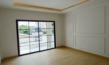 Reihenhaus zum Kauf mit 2 Zimmer in Mueang Nonthaburi, Nonthaburi