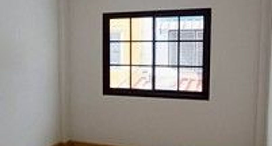 Reihenhaus zum Kauf mit 2 Zimmer in Mueang Nonthaburi, Nonthaburi