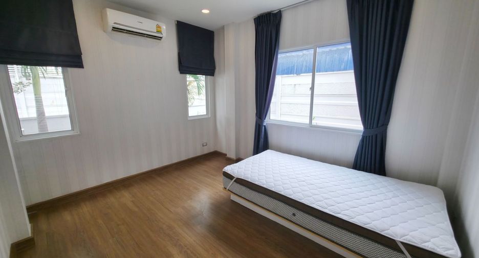 For sale 4 bedrooms house in Lat Krabang, Bangkok