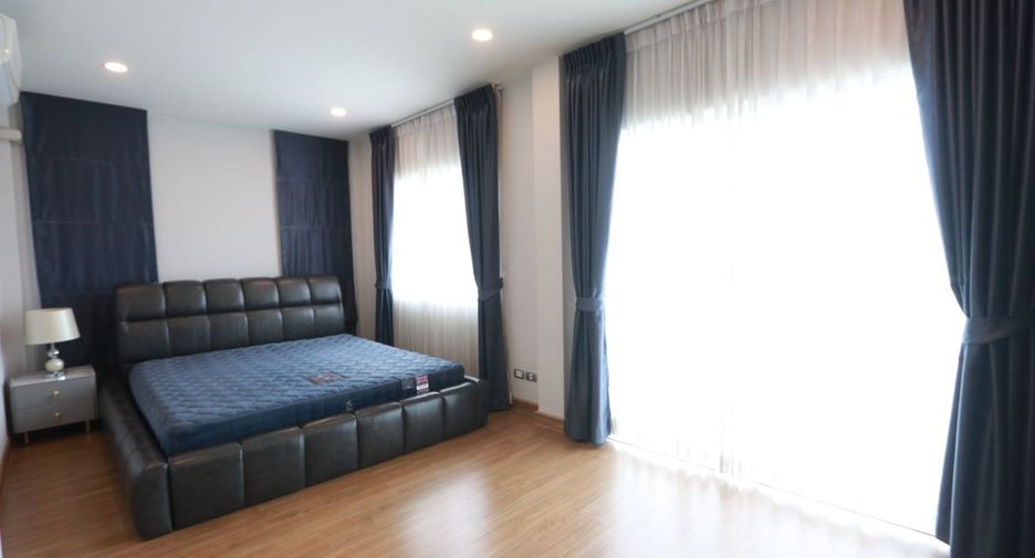 For sale 4 bedrooms house in Lat Krabang, Bangkok