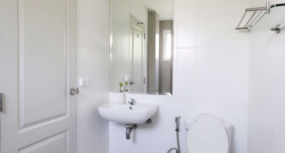 For sale 4 bedrooms house in Lat Krabang, Bangkok