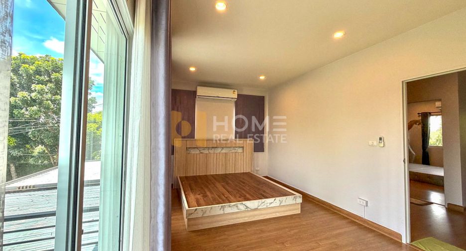 For sale 4 bedrooms house in Pak Kret, Nonthaburi