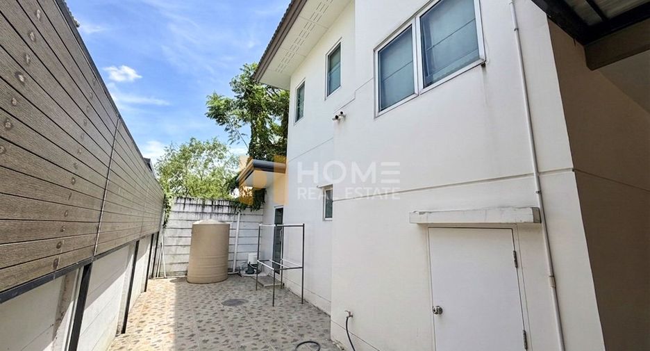 For sale 4 bedrooms house in Pak Kret, Nonthaburi