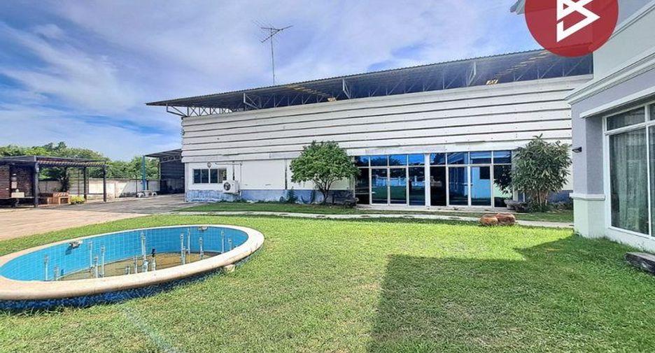 Almacén en venta en Mueang Chon Buri, Chonburi