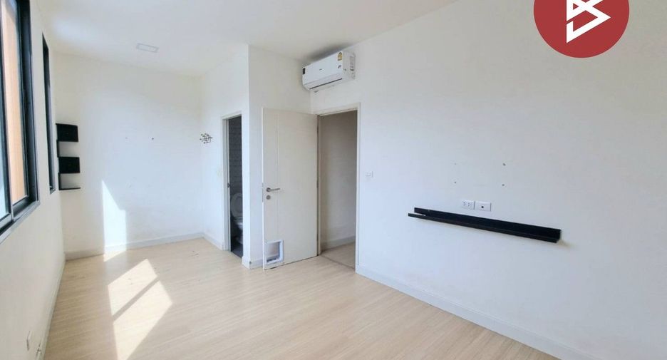 For sale 3 bedrooms townhouse in Bang Sao Thong, Samut Prakan