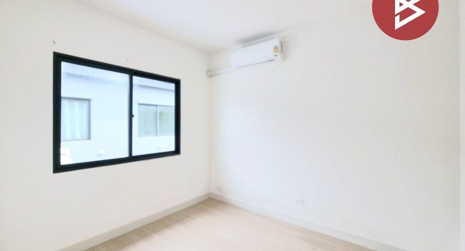 For sale 3 bedrooms townhouse in Bang Sao Thong, Samut Prakan