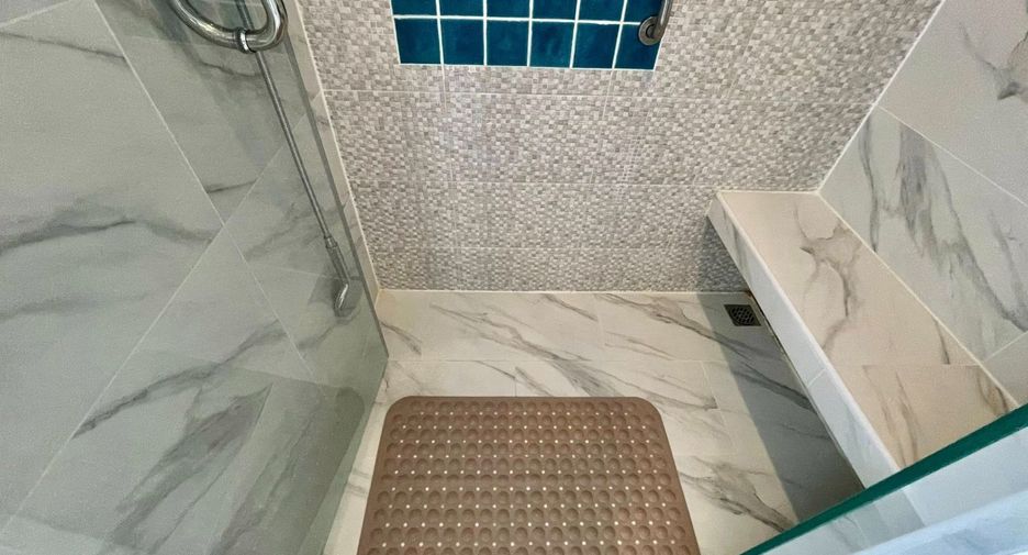 Condo en alquiler de 2 habitaciones en North Pattaya, Pattaya