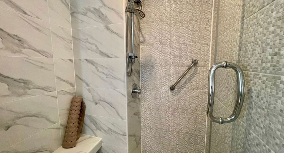 Condo en alquiler de 2 habitaciones en North Pattaya, Pattaya