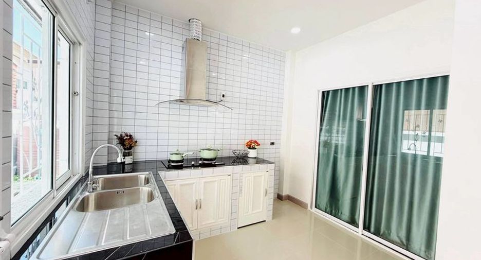 À vendre 2 chambres maison à Si Racha, Chonburi