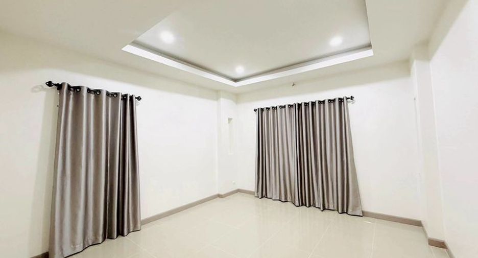 À vendre 2 chambres maison à Si Racha, Chonburi