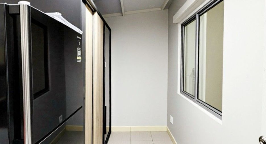 For sale 3 bedrooms townhouse in Mueang Samut Prakan, Samut Prakan