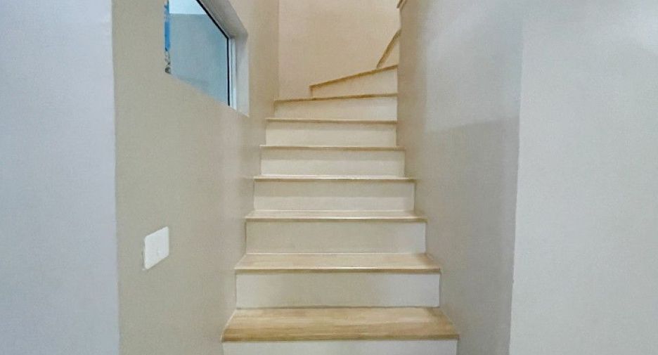 For sale 3 bedrooms townhouse in Mueang Samut Prakan, Samut Prakan