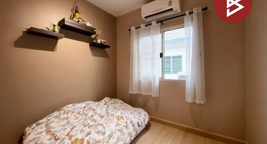 For sale 3 bedrooms townhouse in Mueang Samut Prakan, Samut Prakan